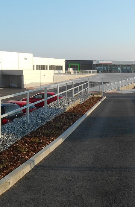 Rozšíření areálu a přístavba autocentra Jan Šmucler