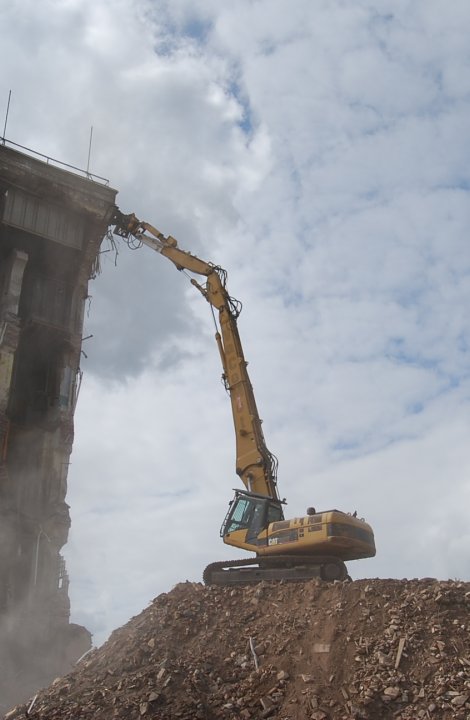 Demolice objektu BO 400 - vysoká přádelna (TIBA)