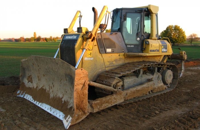 KOMATSU D65EX