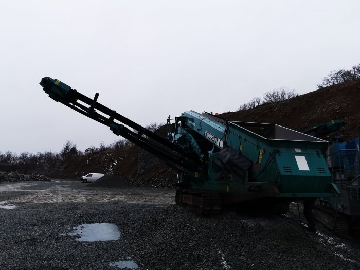 Třídič POWERSCREEN - CHIEFTAIN 400 Třídič POWERSCREEN - CHIEFTAIN 400