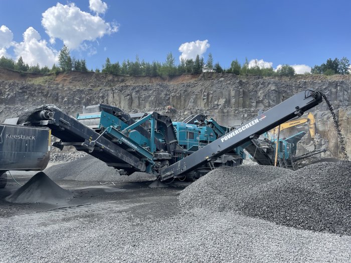 Drtič s třídičem POWERSCREEN - Maxtrak 1000SR (kuželový)