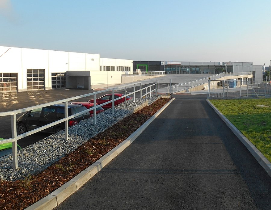 Rozšíření areálu a přístavba autocentra Jan Šmucler Rozšíření areálu a přístavba autocentra Jan Šmucler