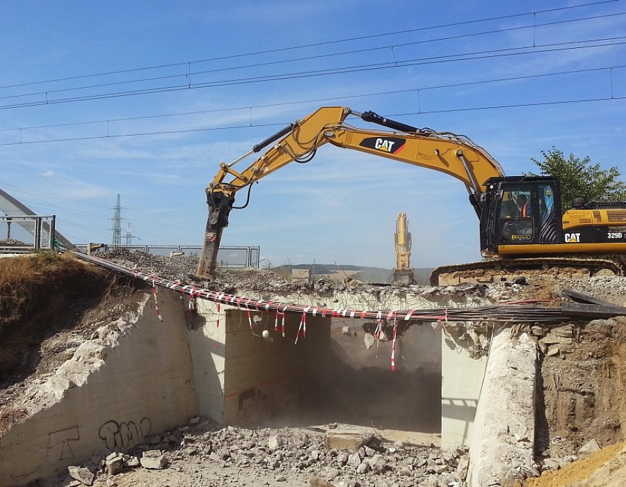 Demolice mostů městský okruh Domažlická - Křimická v Plzni