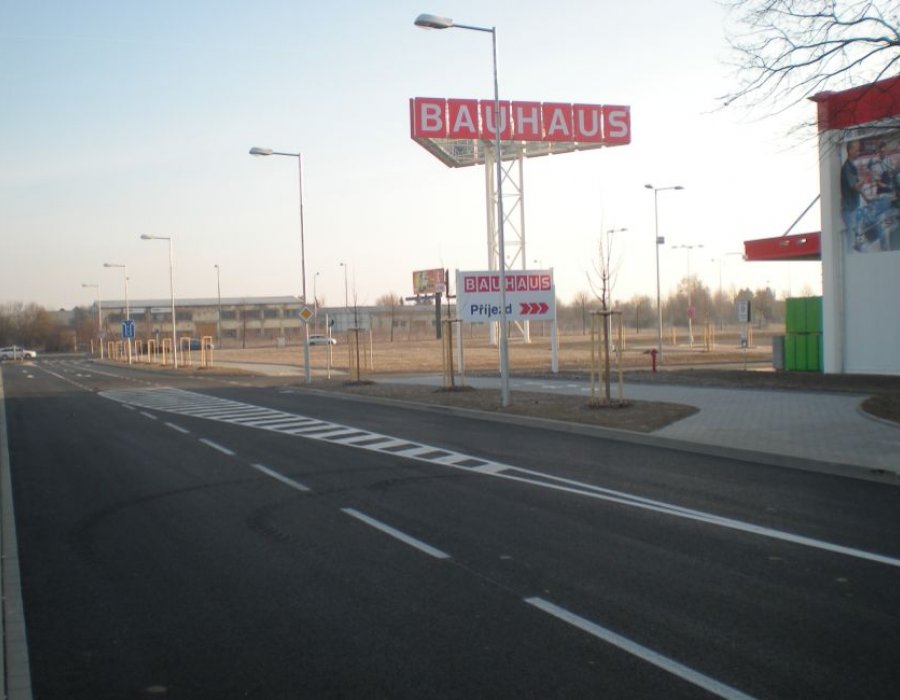 Výstavba prodejního centra Zelený trojúhelník - jih, Plzeň - I. etapa Výstavba prodejního centra Zelený trojúhelník - jih, Plzeň - I. etapa
